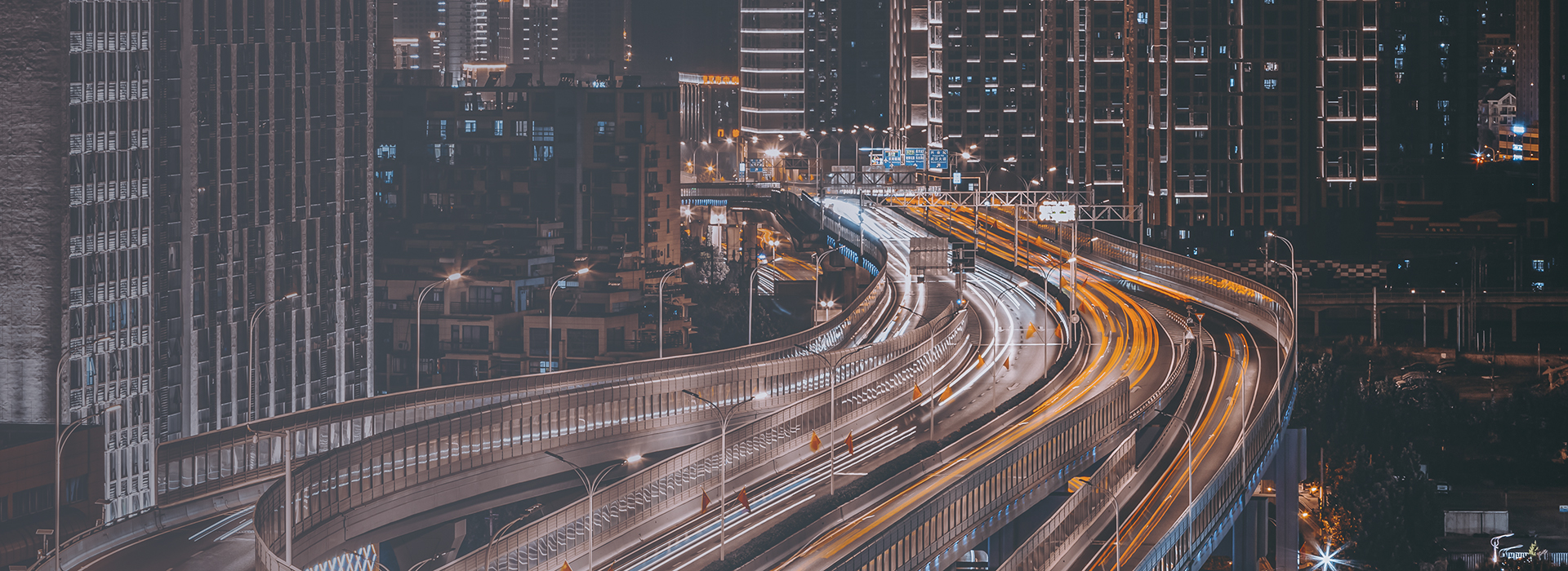 Telecamera ANPR ad alta precisione con elaborazione in tempo reale, prestazioni in tutte le condizioni atmosferiche, che aiutano la gestione del traffico e la sicurezza.